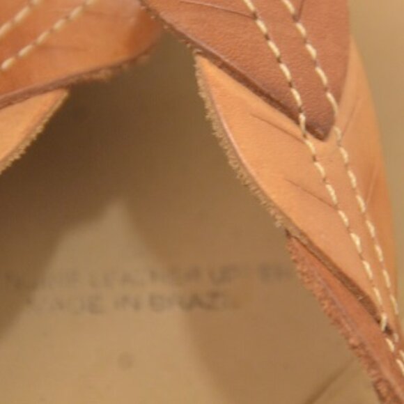 Denver Hayes  Leaf Design Open Toe Sandal - Picture 2 of 4